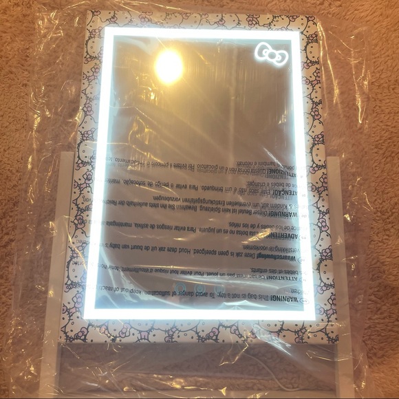 Impressions Hello Kitty Tri-Tone Makeup Mirror - Picture 5 of 8